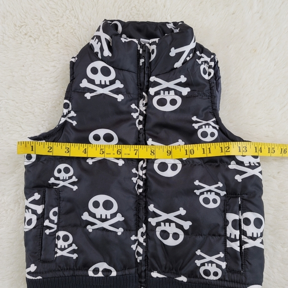 Disney Skull And Crossbone Puffer Vest Jacket - Picture 6 of 10